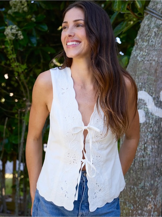 NATURAL LIFE Tops - Natural Life Hailey Eyelet Vest Top - White - XS NEW WITH TAGS NWT